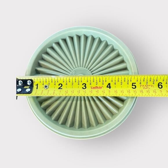 Vintage Tupperware Avocado Green Canister 811-6 MCM Starburst Lid Made in USA - Picture 7 of 9